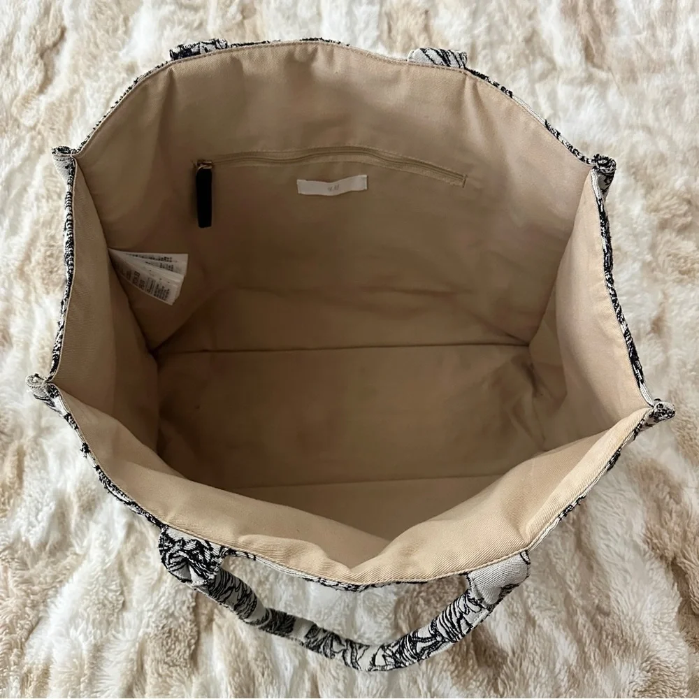 H&M Jacquard Tote in Jungle Print Bloggers Favorite - Picture 10 of 10